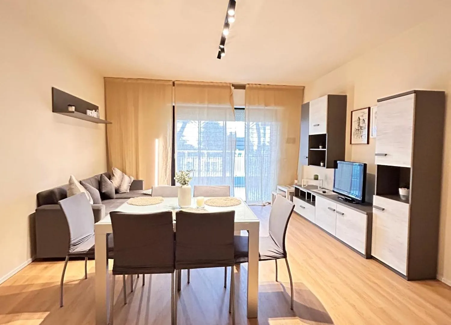 Appartamento Lungomare-Spiaggia Residenz Carinzia - ABISSINIA Riccione