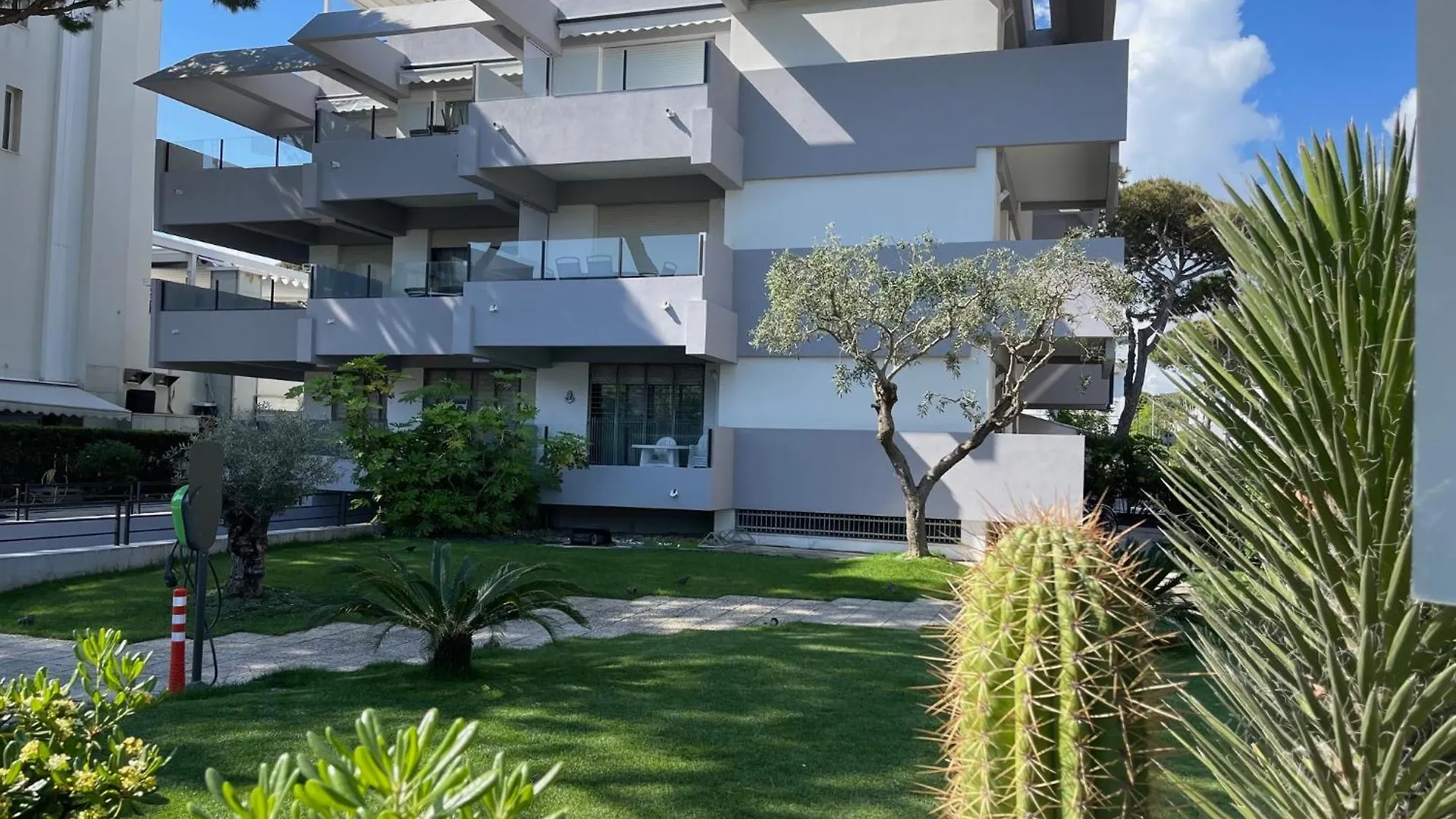 Lungomare-Spiaggia Residenz Carinzia - ABISSINIA Riccione